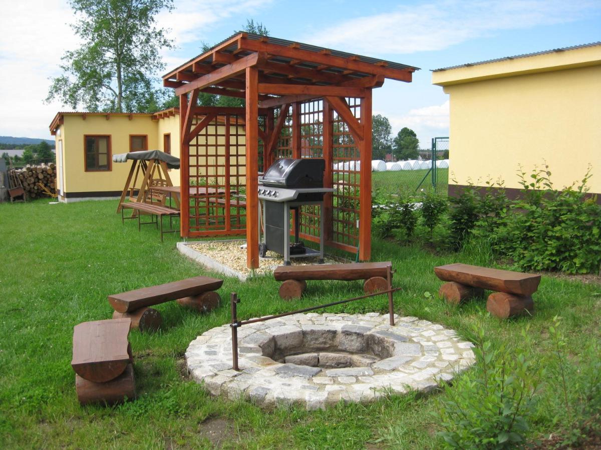 Apartmany Vcelka Hranice u Novych Hradu 外观 照片